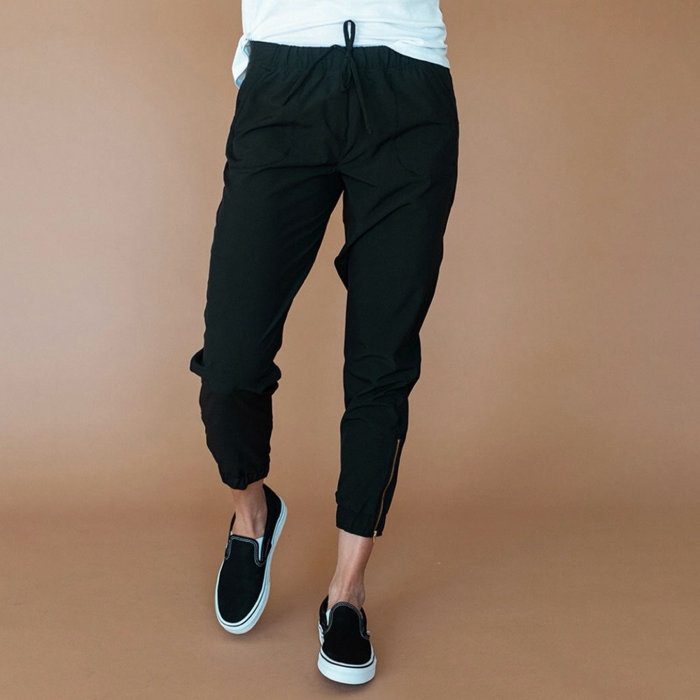 Albion Fit Black jetsetters size XS petite